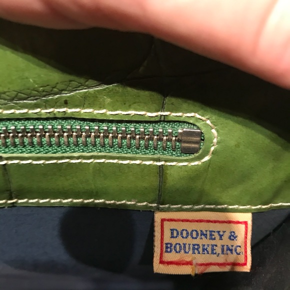 Dooney & Bourke Alligator Style Great Bag 15x10” - Picture 8 of 8